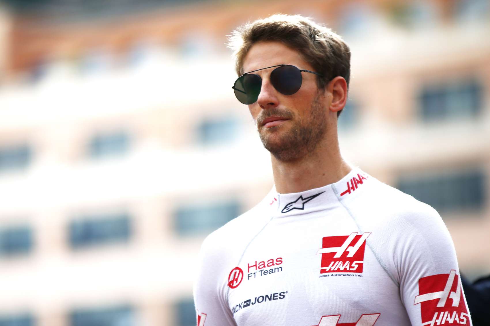Nemzeti színű sisakkal készül Grosjean a hazai versenyére