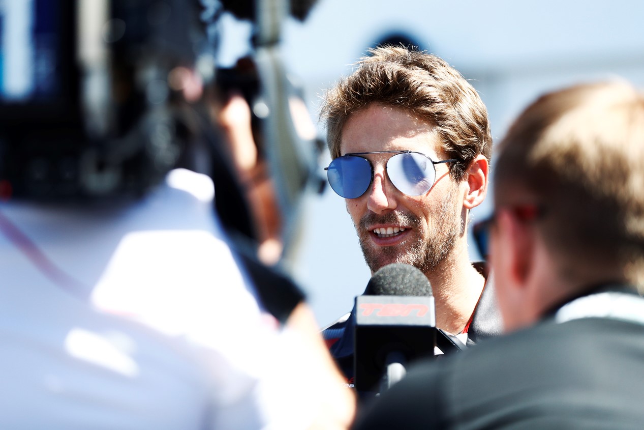 Grosjean csak nevetni tud pechsorozatán