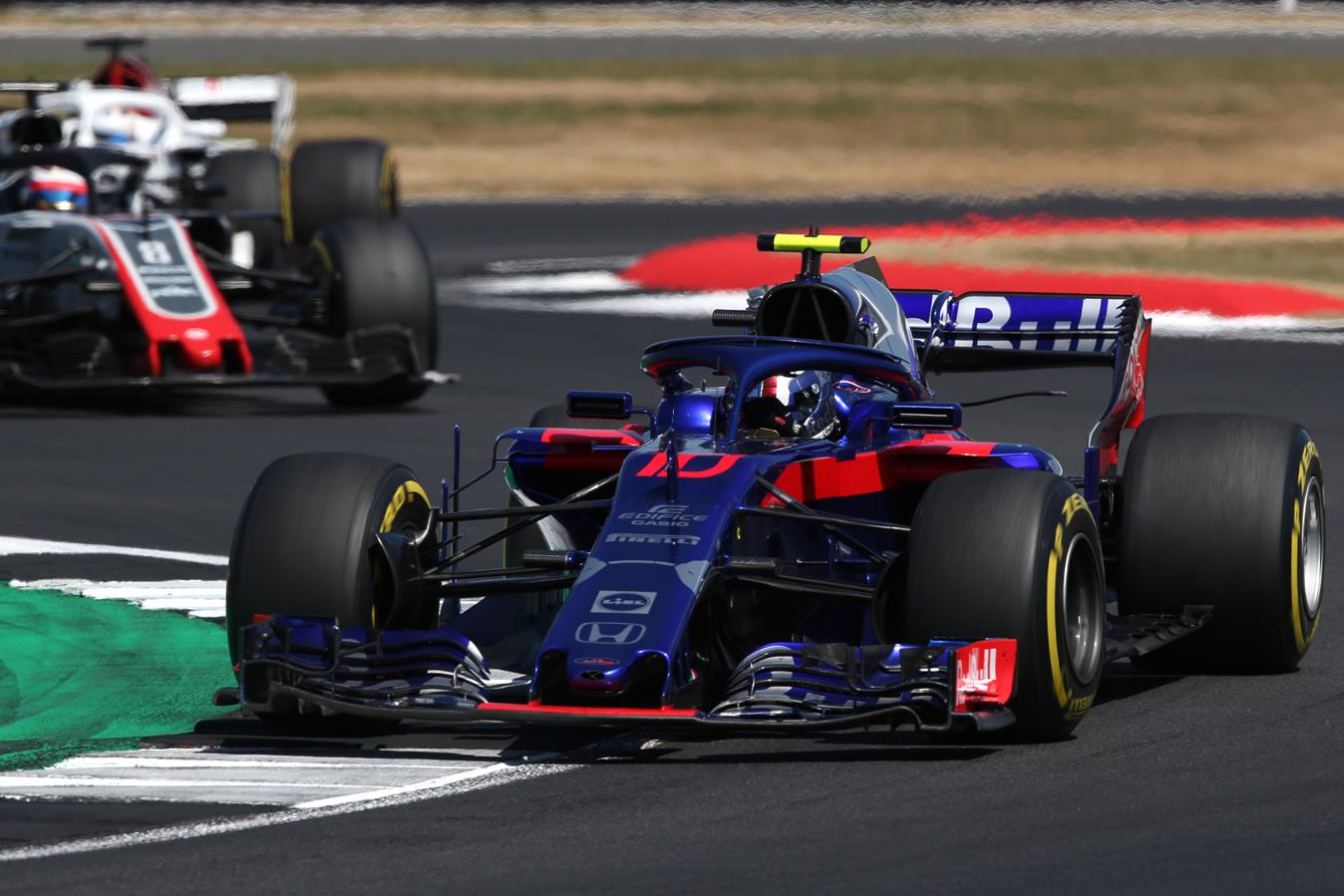 Gasly büntetést kapott, Pérez a 10.