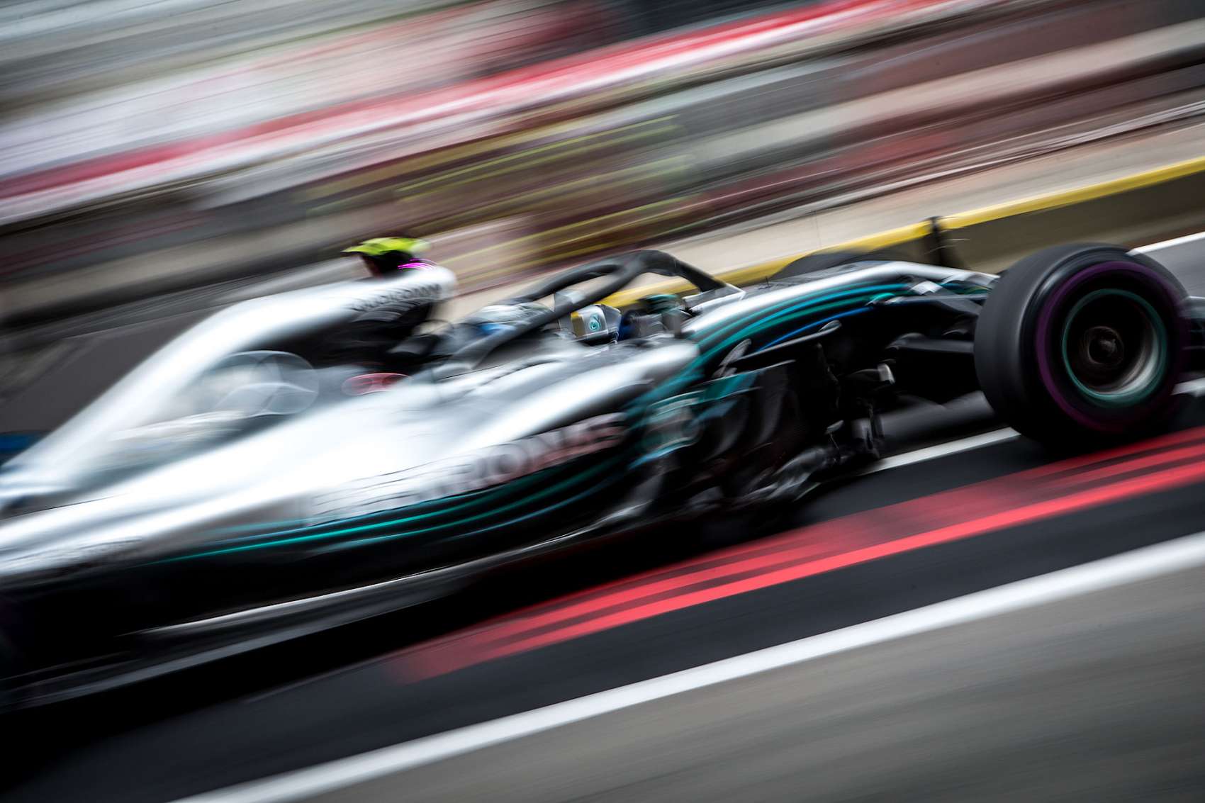 Javítania kell a rajtjain a Mercedesnek