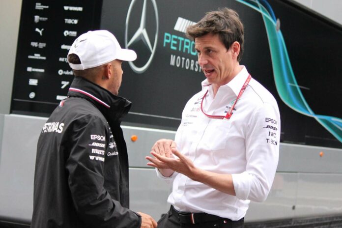 toto wolff, lewis hamilton, racingline.hu
