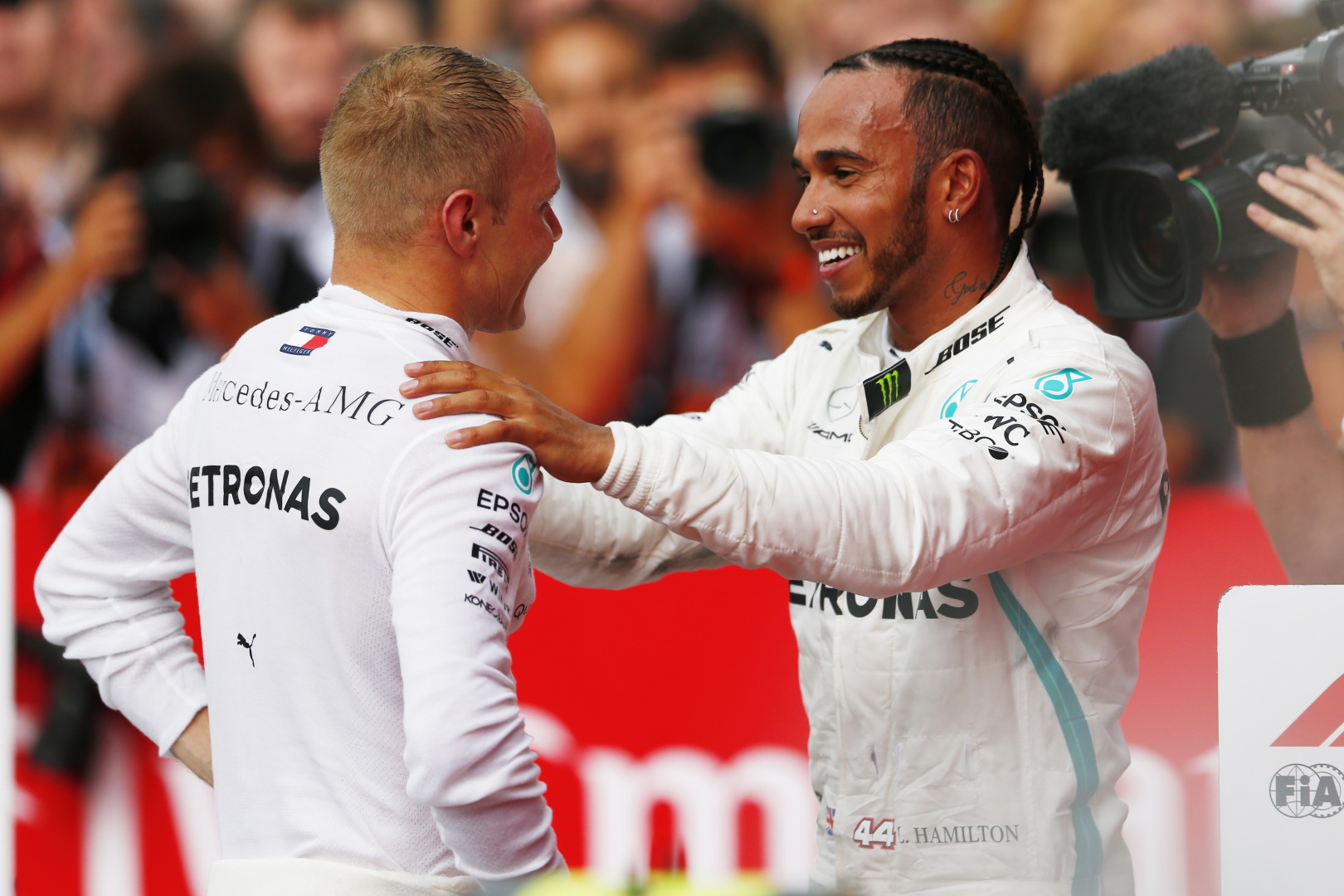 Beállítja-e a Mercedes Valtteri Bottast Lewis Hamilton mögé?