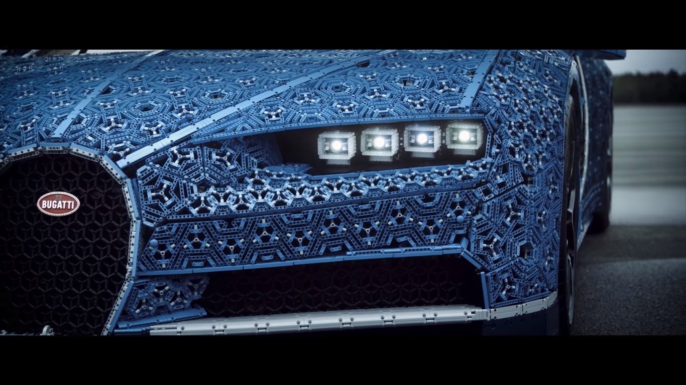 Bugatti Chiron 1:1 méretarányban LEGO-ból, ami vezethető is!