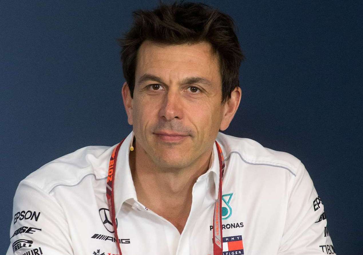 Wolff megvédte Vettelt