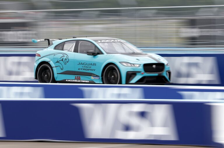 Jaguar I-PACE eTROPHY