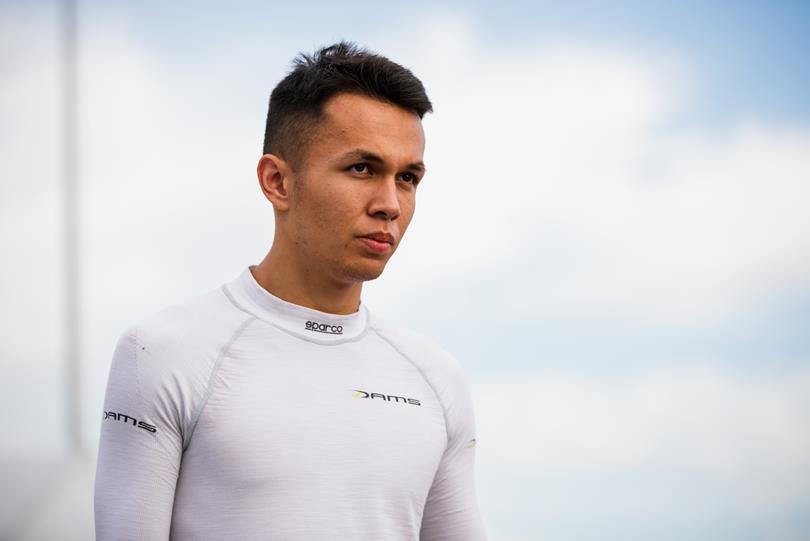 Alexander Albon közel a Toro Rossohoz
