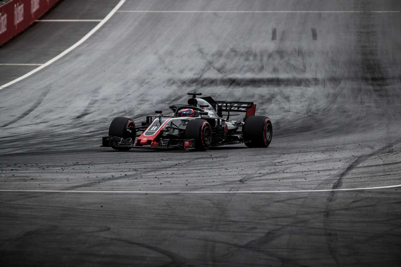 Grosjean szerint nagyobb izgalmakat tartogatna a több pontszerző hely