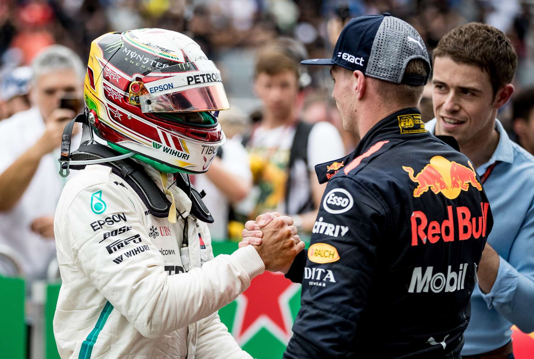 Coronel: Hamilton tart Verstappentől