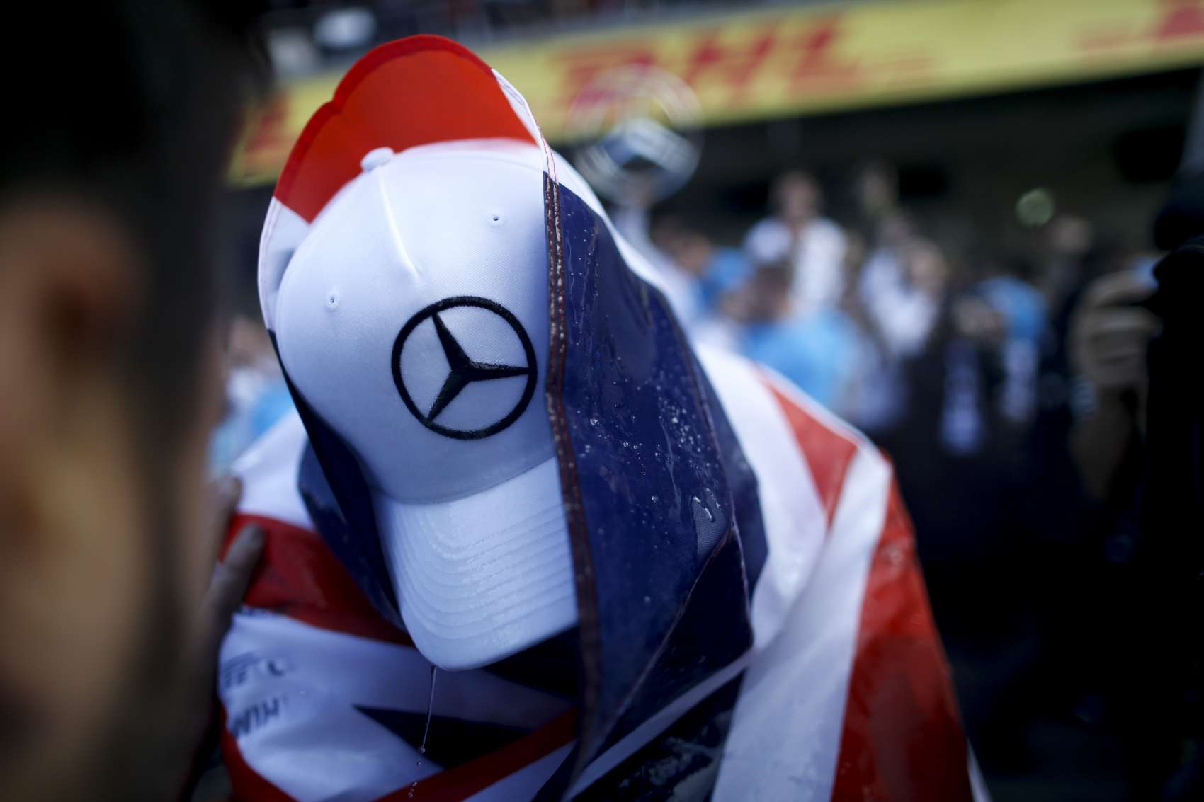 Hamilton is véleményezte az angol focisták kifújolását