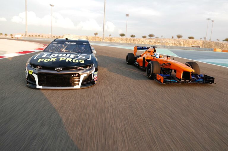 Alonso, Johnson, NASCAR, F1, racingline.hu