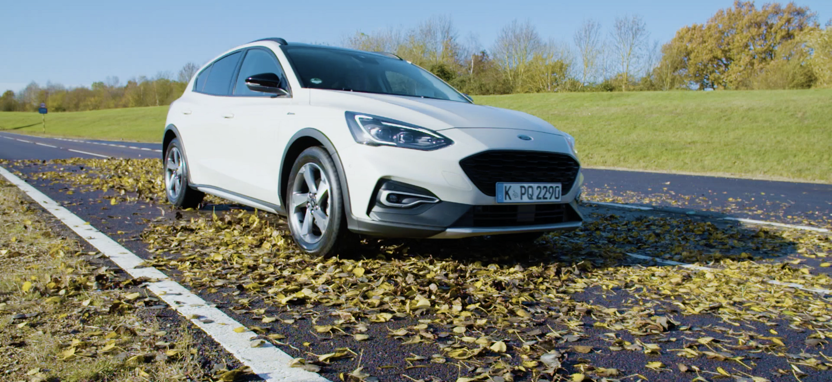 Ford, falevelek, hó, racingline, racinglinehu, racingline.hu