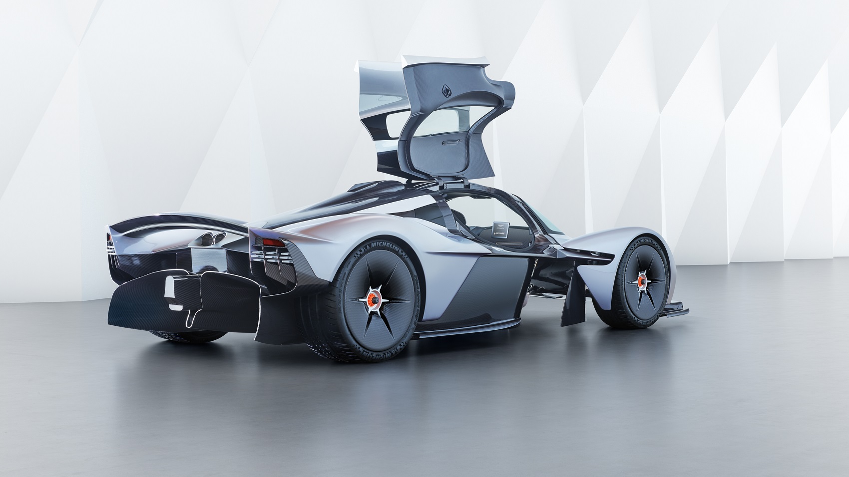Így szól az Aston Martin Valkyrie V12 motor!