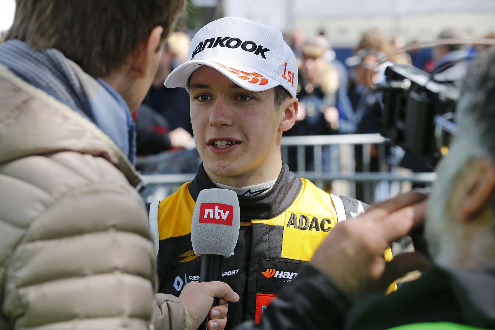 Sacha Fenestraz már az első versenyén győzni tudott a japán Formula 3-ban