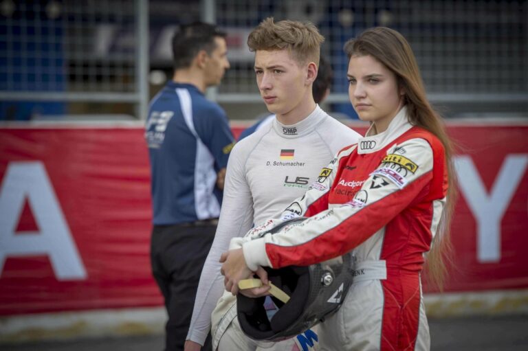 Keszthelyi Vivien racingline, racinglinehu. racingline.hu