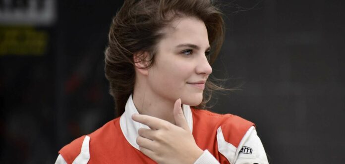 Keszthelyi Vivien, racingline.hu, racingline, racinglinehu