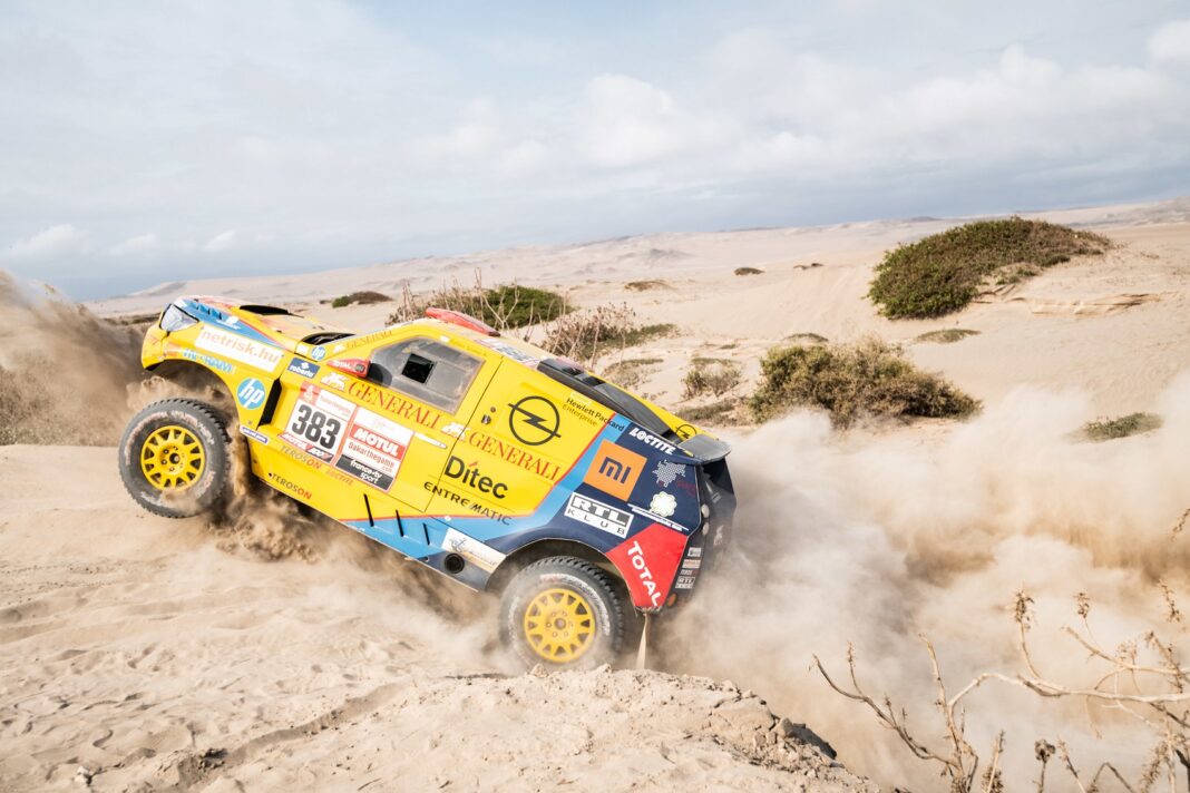 Opel Dakar Team
