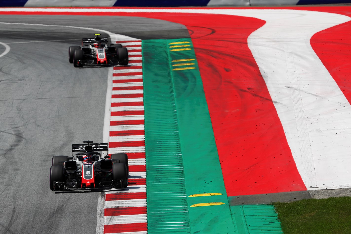 Magnussen: Button a legjobb, Grosjean a leggyorsabb csapattársam