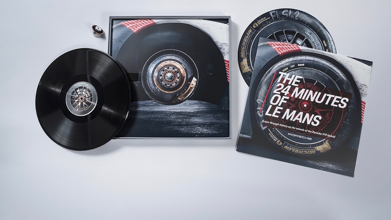 Bakelit lemezek készültek a Le Mans győztes Porsche 919 Hybrid gumijaiból!