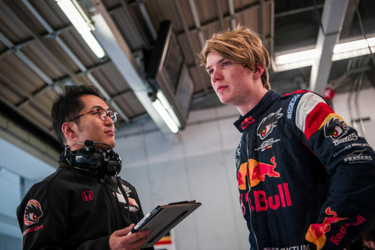 Ticktum, Racingline