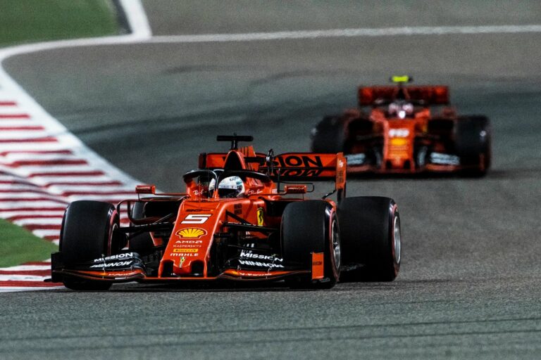 Vettel, Leclerc, Ferrari, Bahrein racingline, racinglinehu, racingline.hu