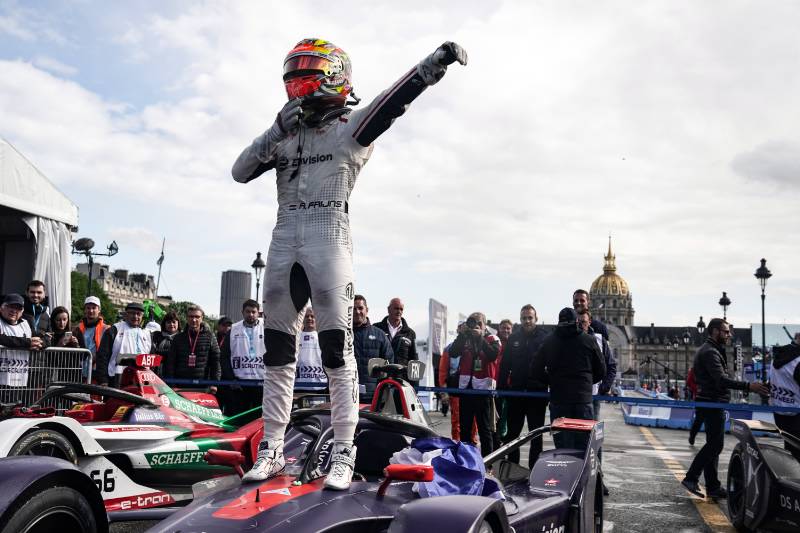 Frijns nyerte a kaotikus párizsi ePrix-t