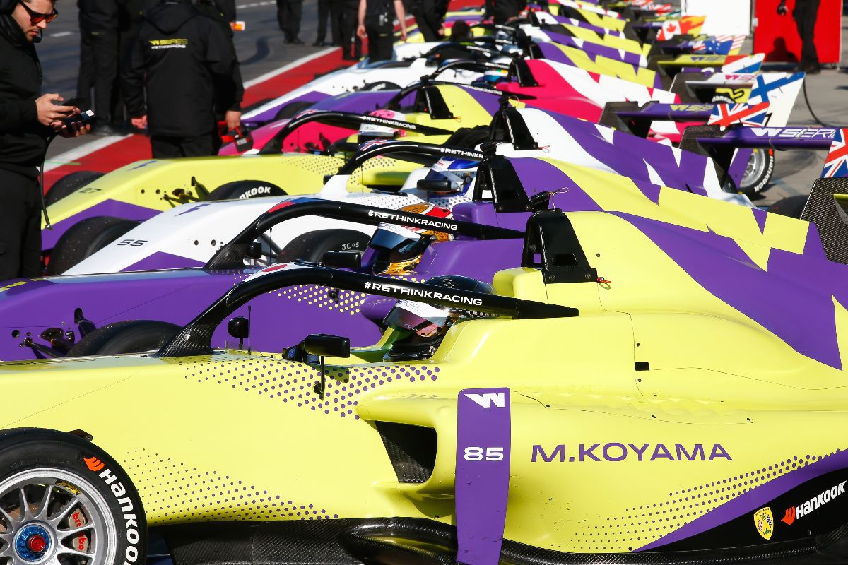 W Series: Rajtszámokat választottak a csajok!