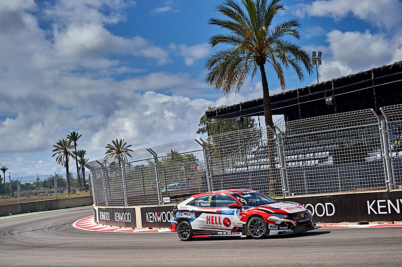 Tassi Attila megszerezte első pontjait a WTCR-ben