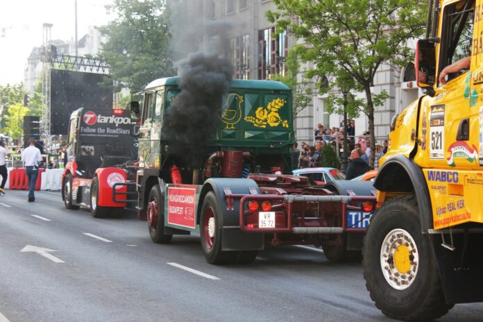 kiss norbi, rába, béke antal, scania kamion, racingline.hu