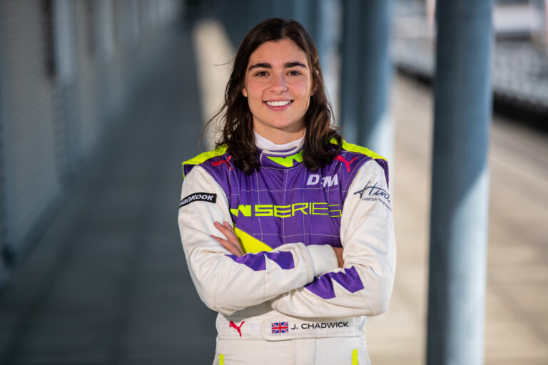 Jamie Chadwick racingline, racingilnehu, racingline.hu