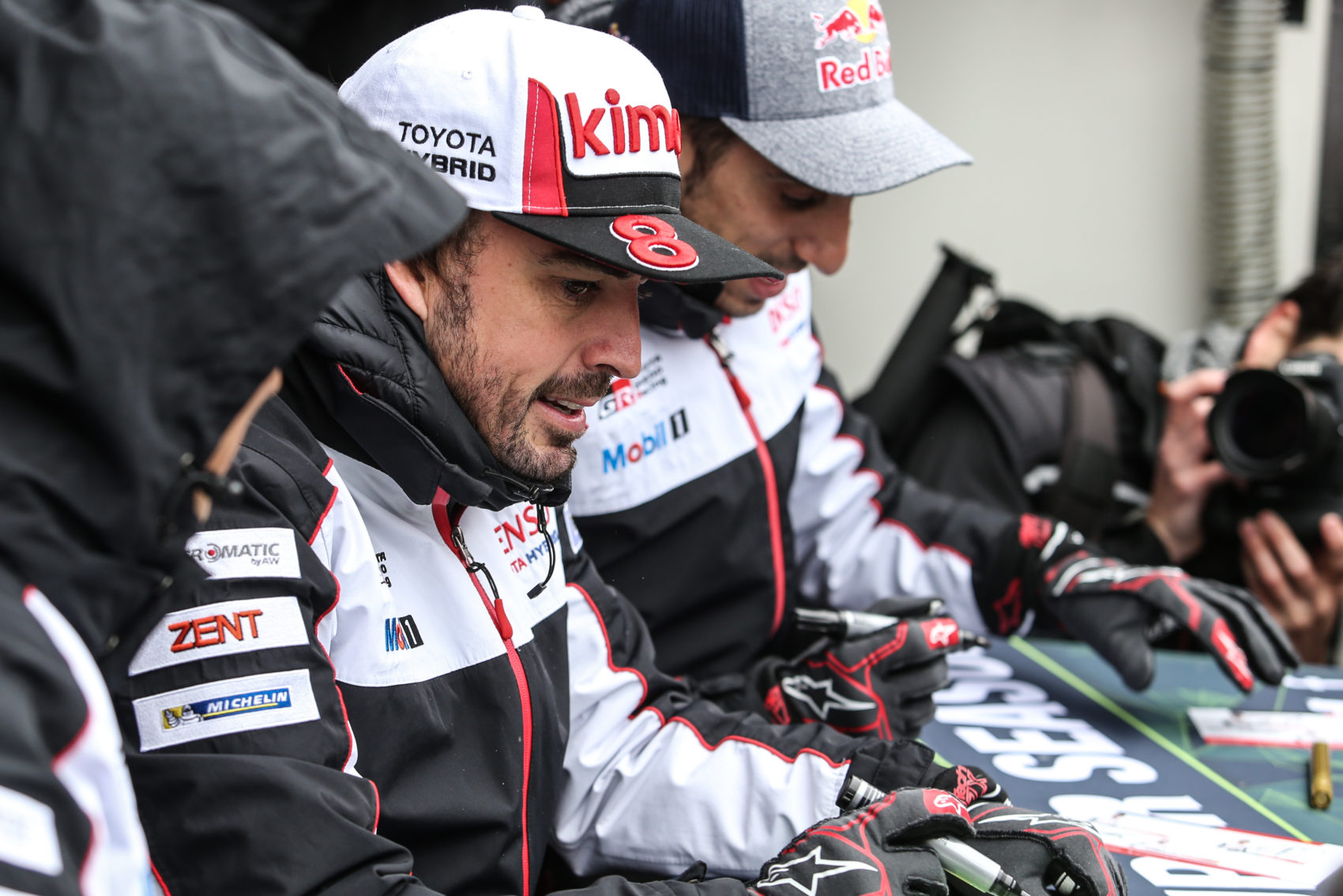 Alonso még 8 versenyen áll rajthoz idén