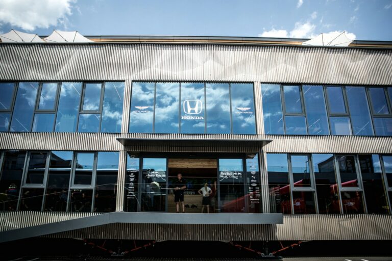 Red Bull Racing, motorhome