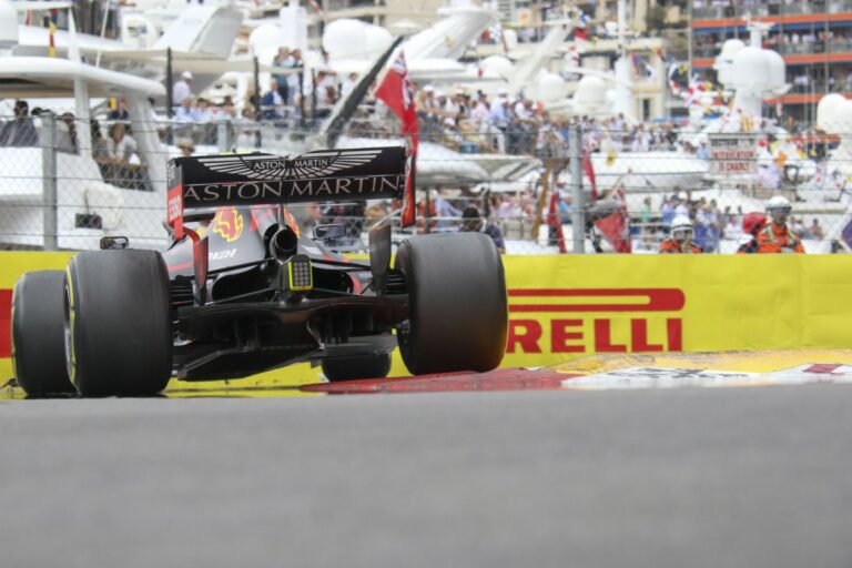 Aston Martin Red Bull Racing, rázókő