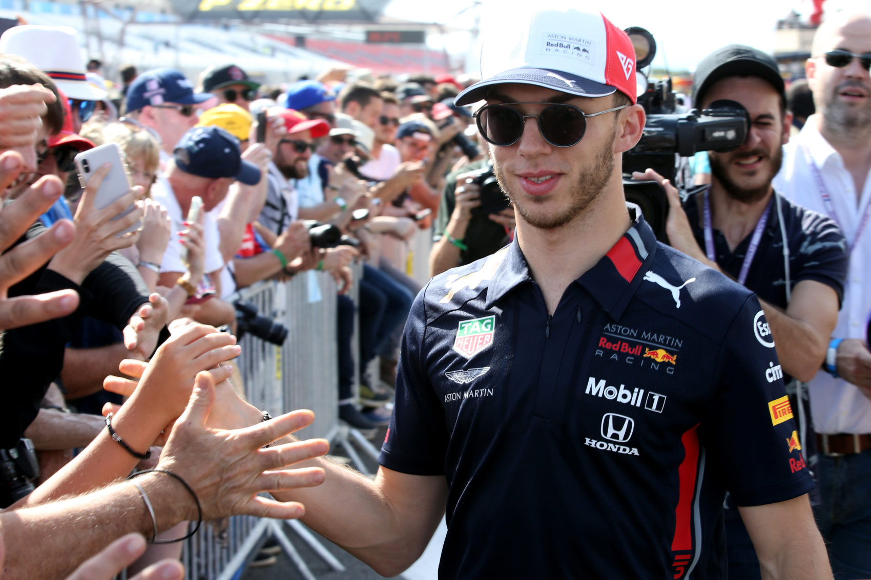 Gasly és Grosjean különleges sisakfestéssel készül a Francia Nagydíjra