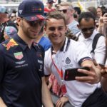 Pierre Gasly, fans, selfie