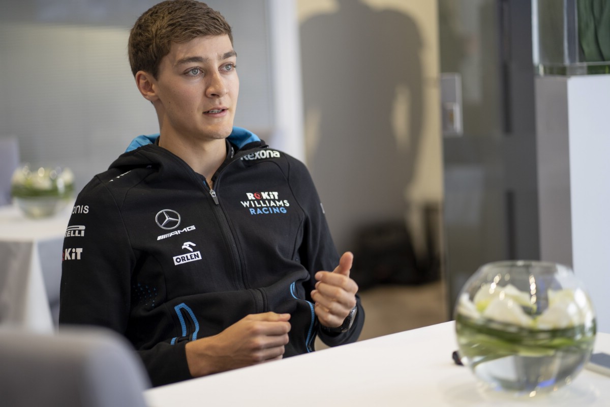 Russell rátette a terhet a Mercedesre: „Okkal van junior programjuk.”