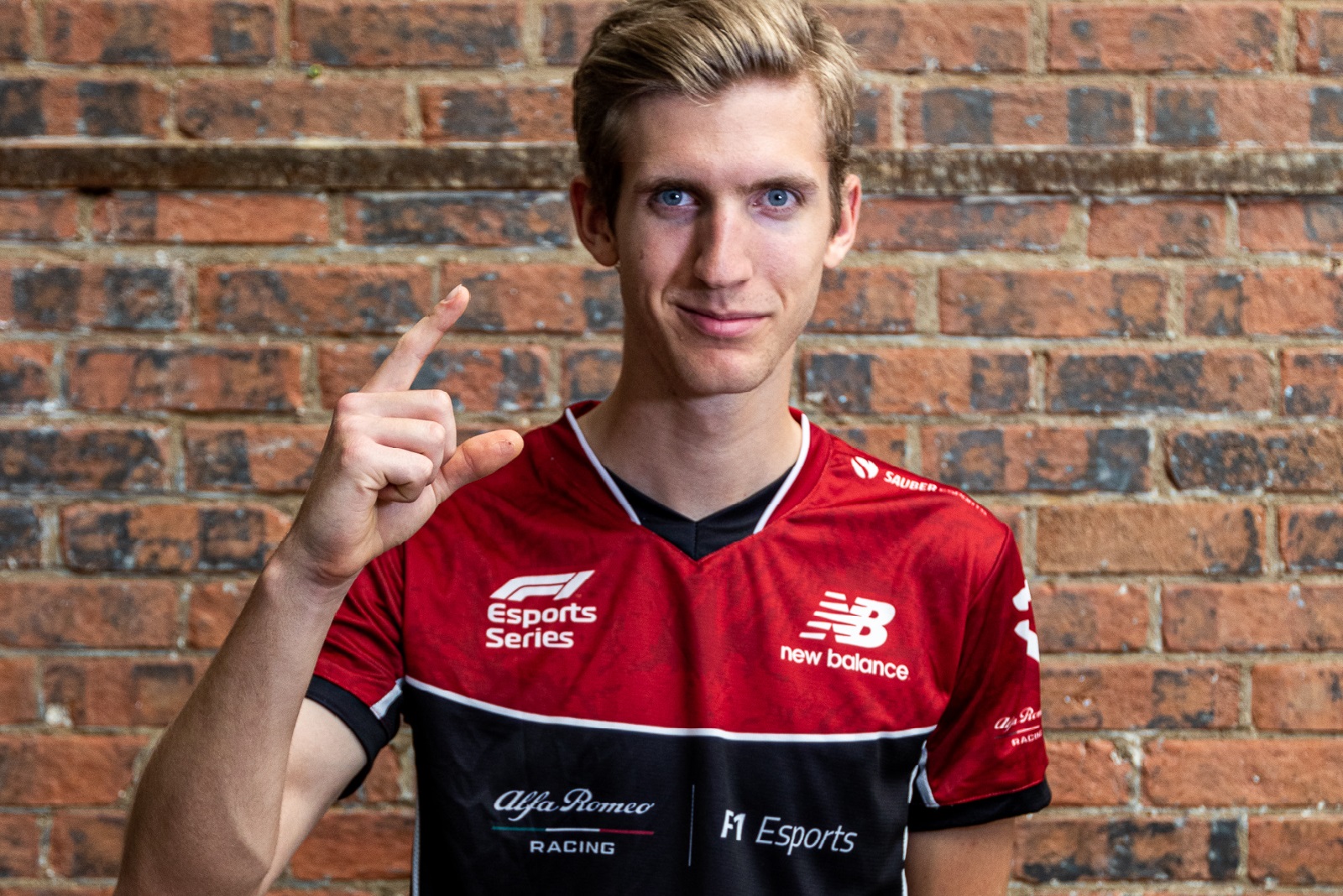 Bereznay Dániel az Alfa Romeo Racing esport csapatába igazolt!