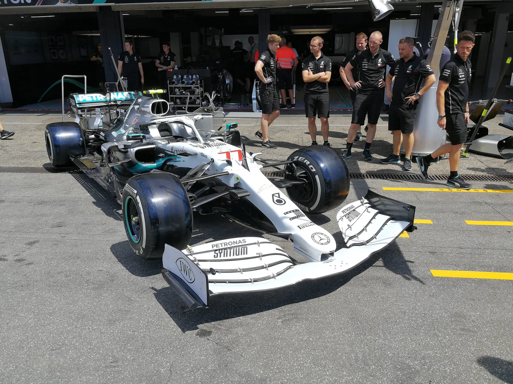 Íme a Mercedes festése a Német Nagydíjon!