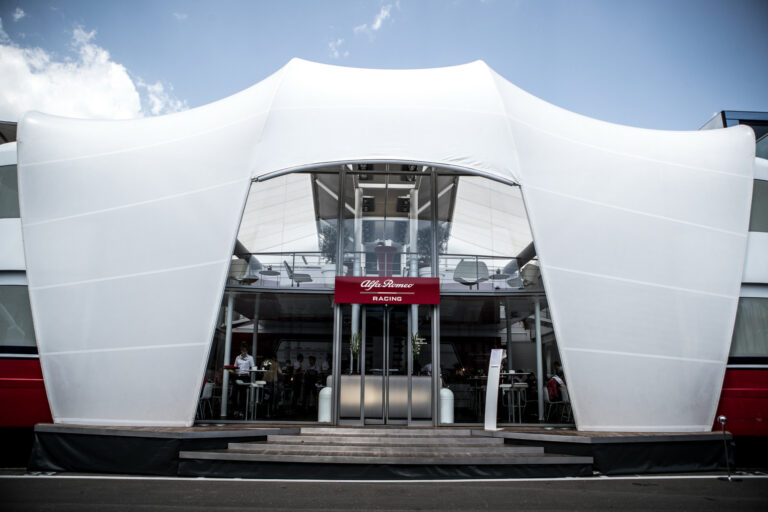 Alfa Romeo Racing, paddock