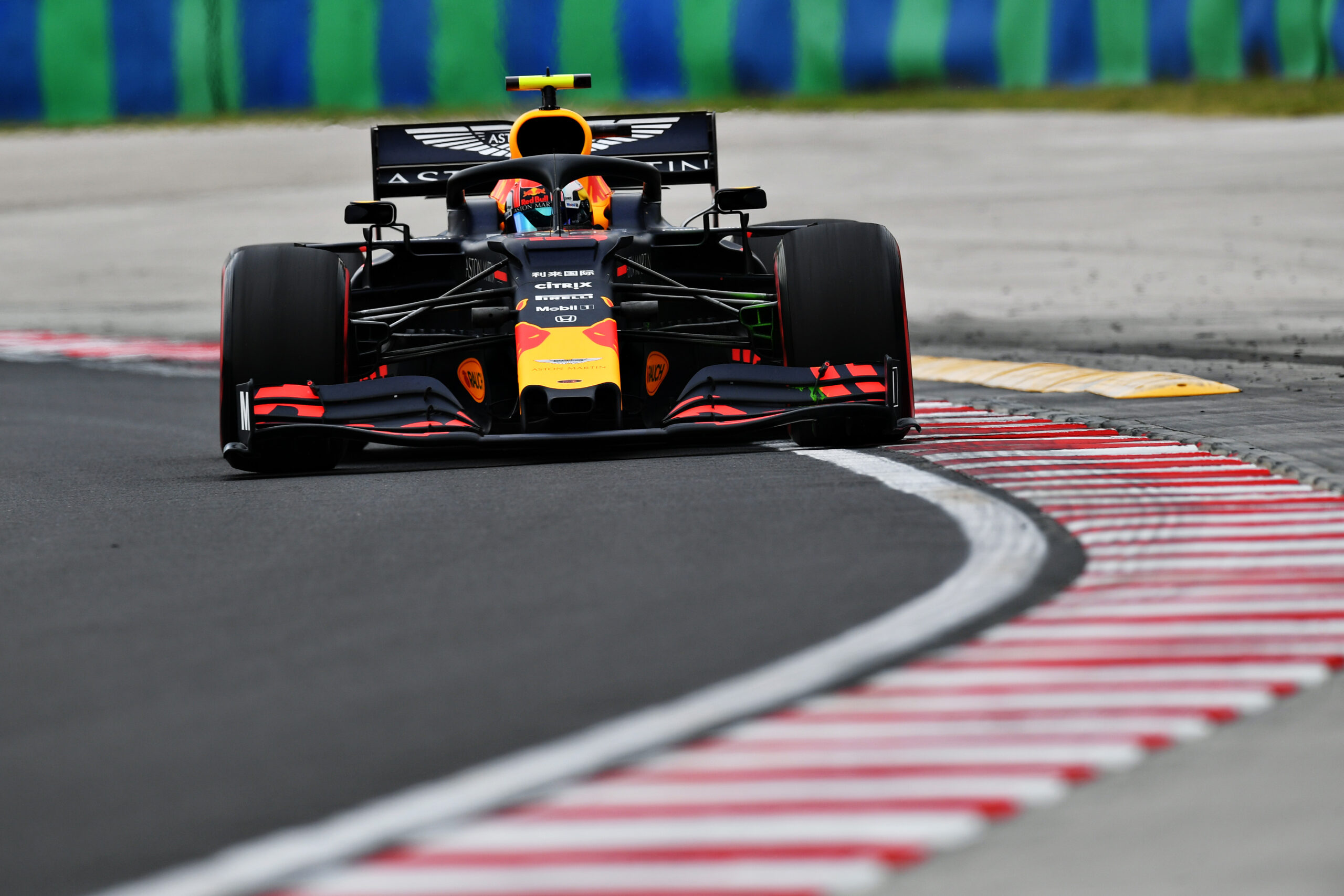 Gasly nyerte az unalomba fulladt második szabadedzést