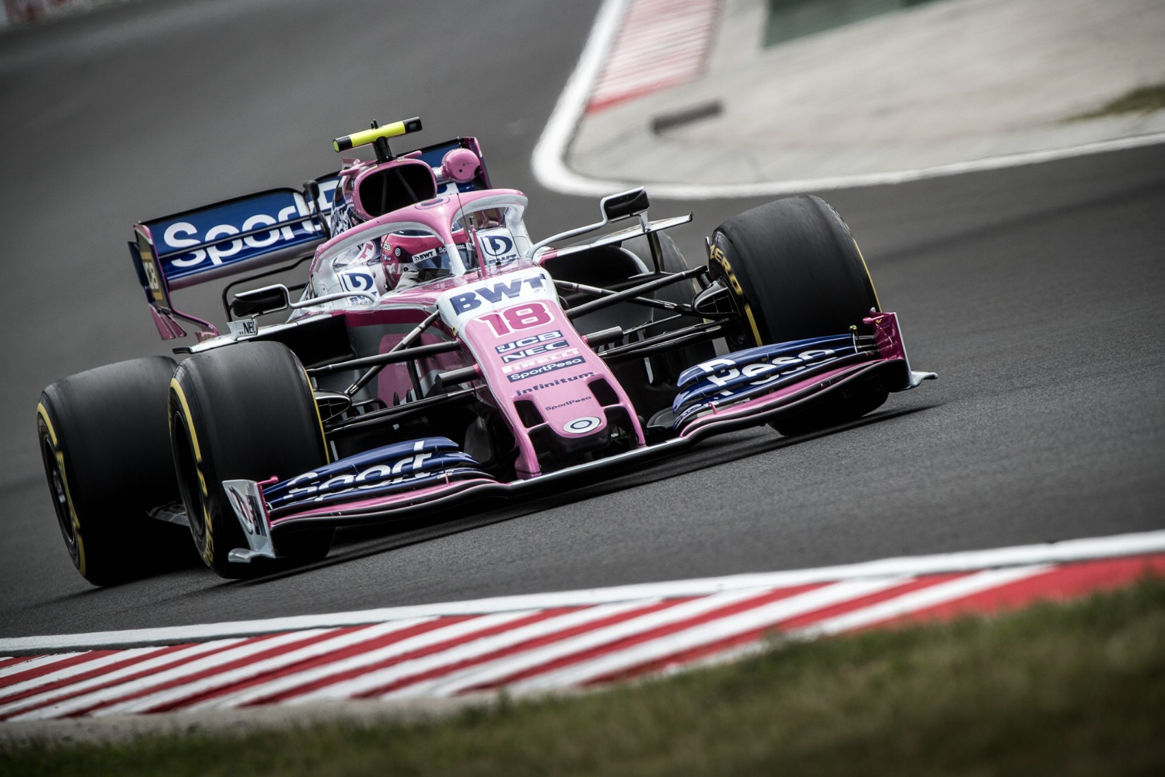 Az autók egyes elemeinek terveit közzé kelljen tenni a többi csapat számára is!