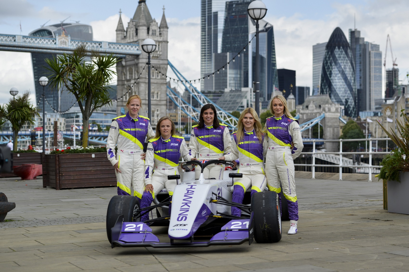 Saját, női betétfutam indításán gondolkozik az F1