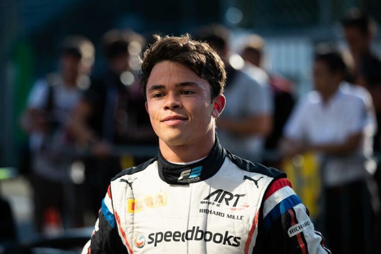 De Vries, Racingline