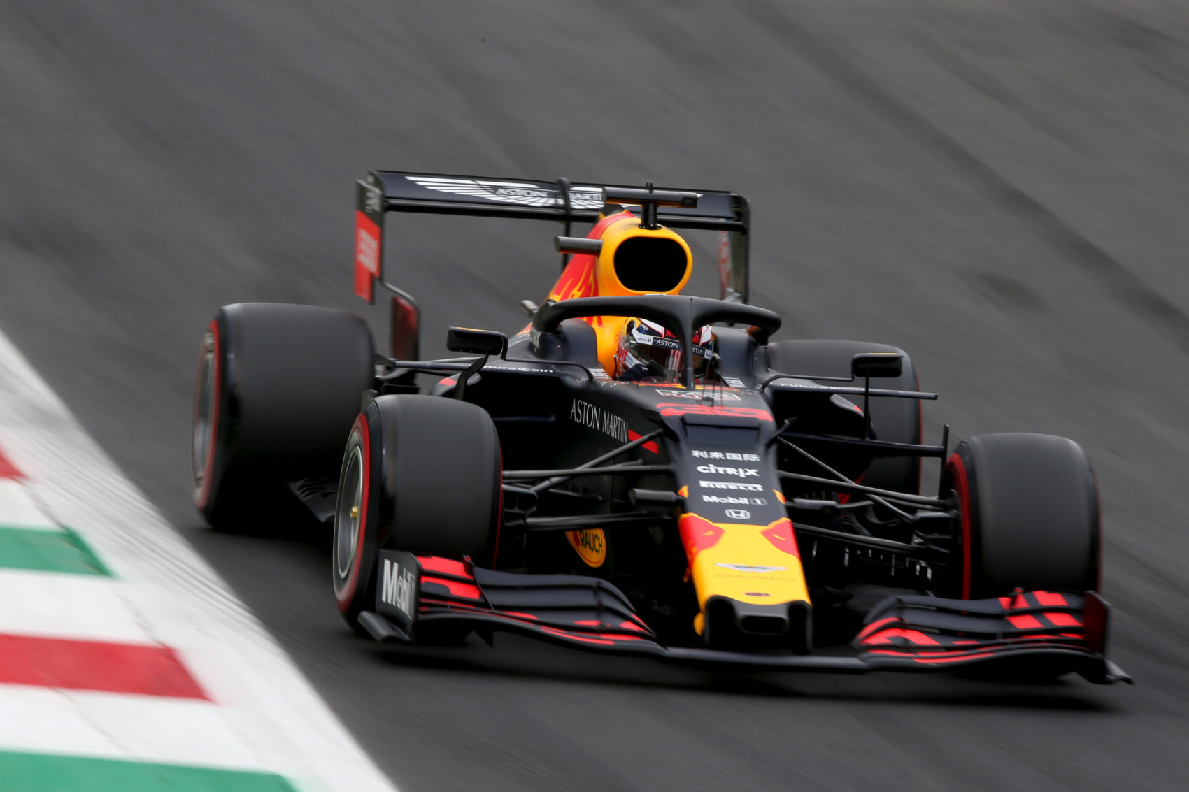 A Red Bull hosszabbított az ExxonMobil-lal