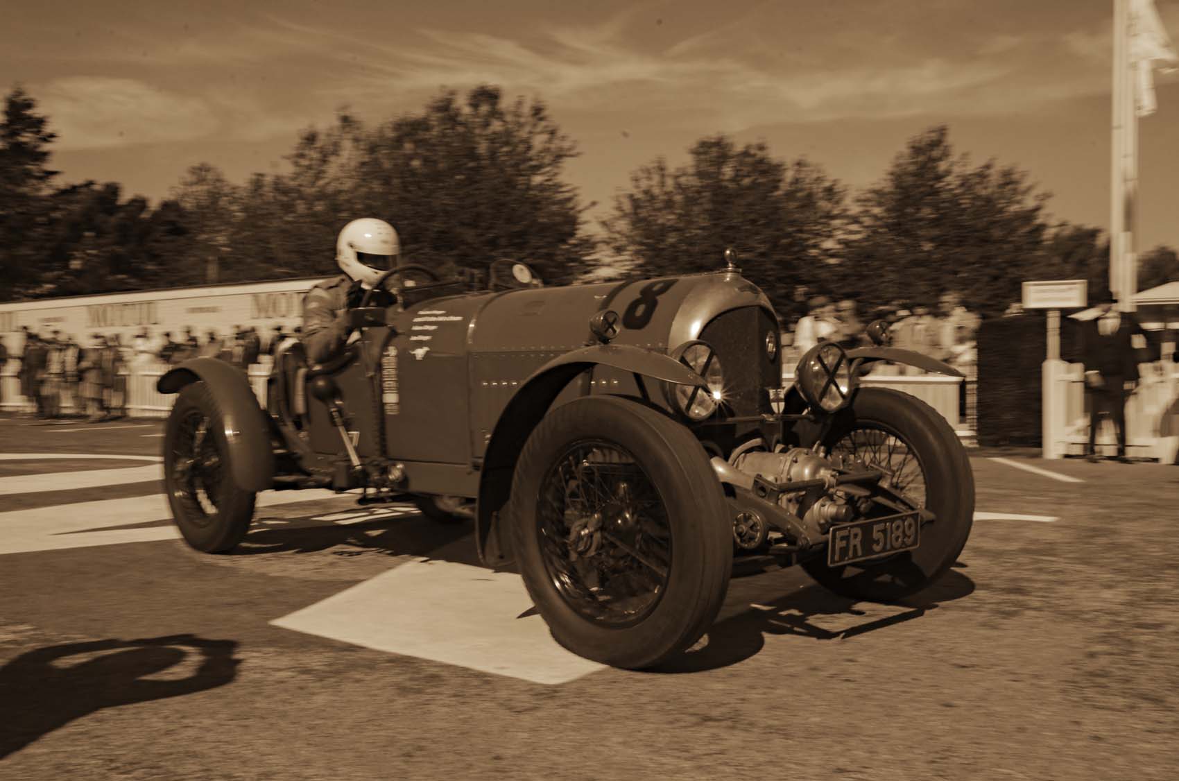 Napi puzzle: Időutazás egy Bentley-vel