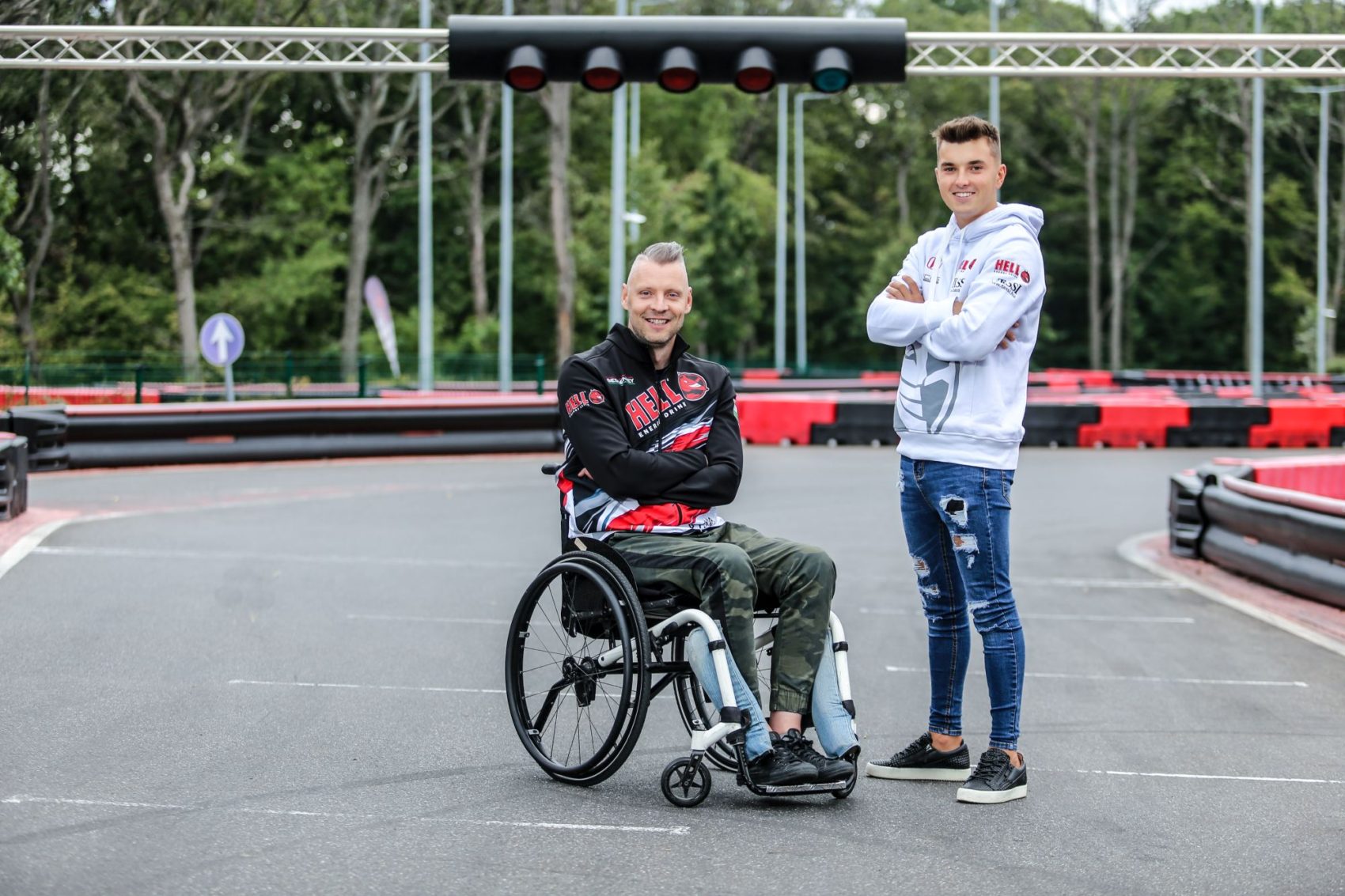 Gokartversenyen állt rajthoz Bessenyey Zoltán és Tassi Attila