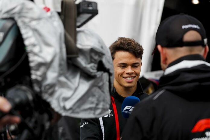 De Vries, Racingline