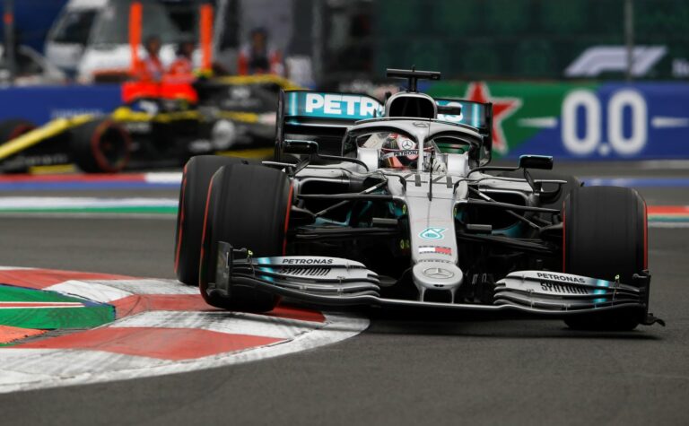 Lewis Hamilton, Mercedes, racingline