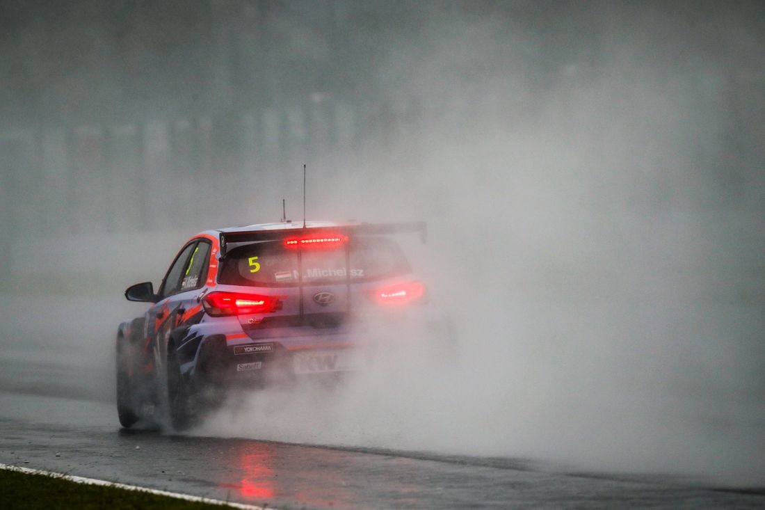 Michelisz, Farfus, Tarquini, Girolami, és Haglöf is túl lassan ment