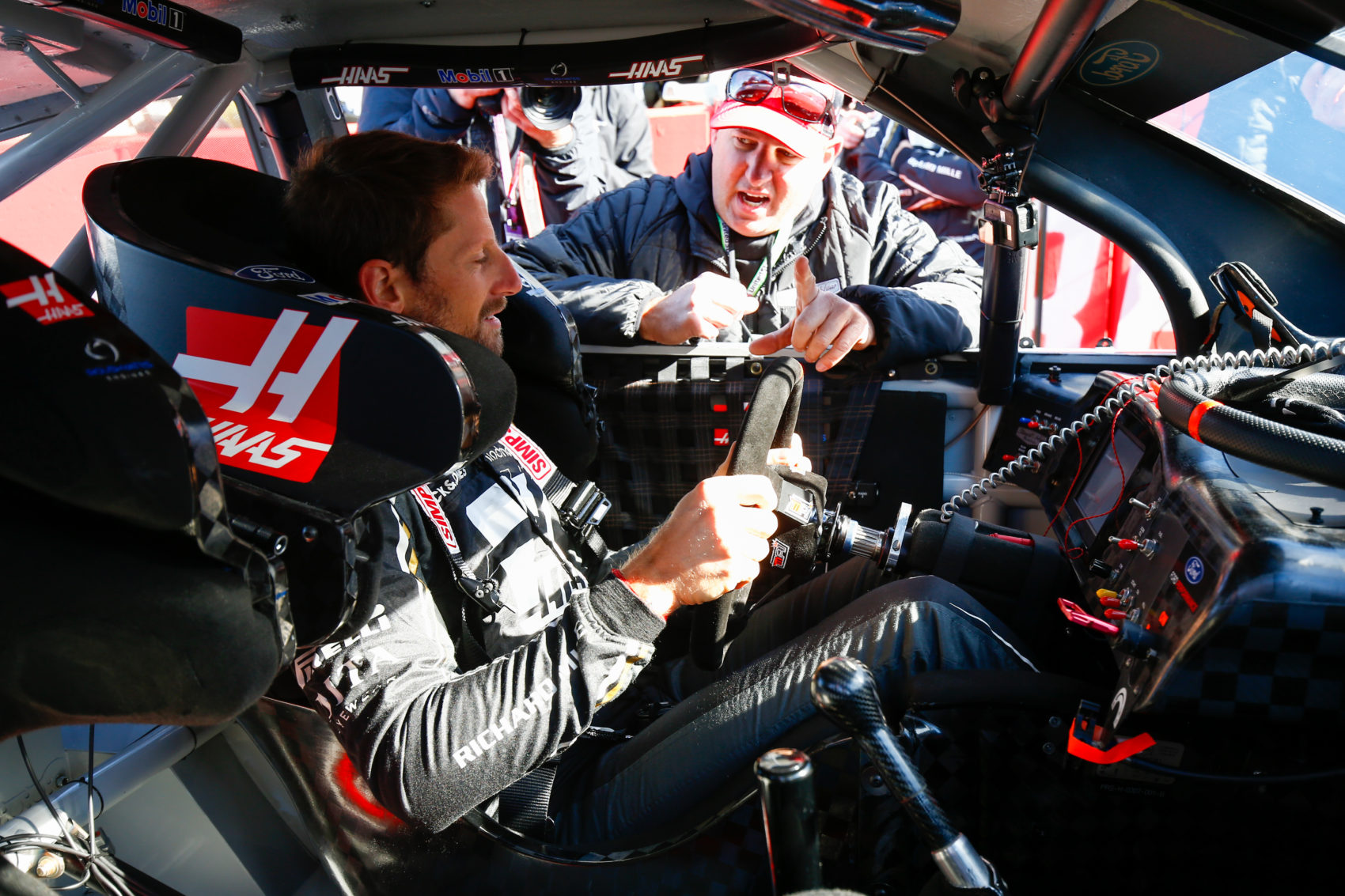 Grosjean: A Haas tulajdonosa támogatja őket a problémák ellenére