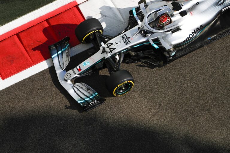 Lewis Hamilton, Mercedes, racingline